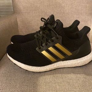 Adidas Ultra Boost Unisex Running Shoe Men US 6.5 or Women’s US 8